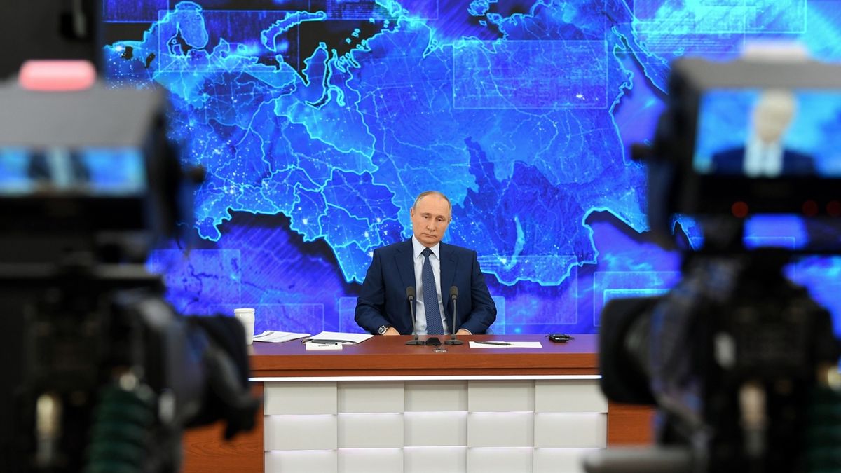 Putin s očkováním proti koronaviru vyčkává